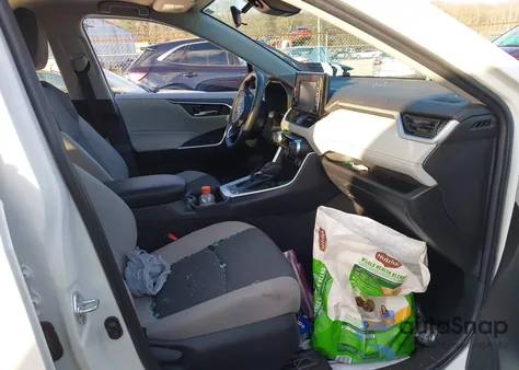 2022 Toyota Rav4 Xle z USA, uszkodzony, nr VIN 2T3P1RFV5NC314718